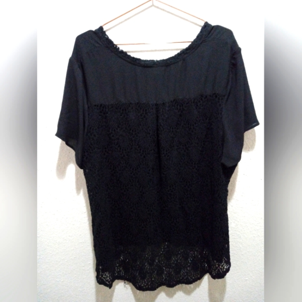 Womens Lane Bryant Crochet Knit Black Short Sleeve Semi Sheer size 26/28